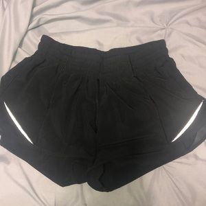 black hotty hot 2.5” size 4